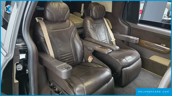 KIA CARNIVAL 9-SEATER HI-LIMOUSINE