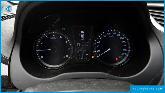 HYUNDAI GRANDEUR HG240 LUXURY