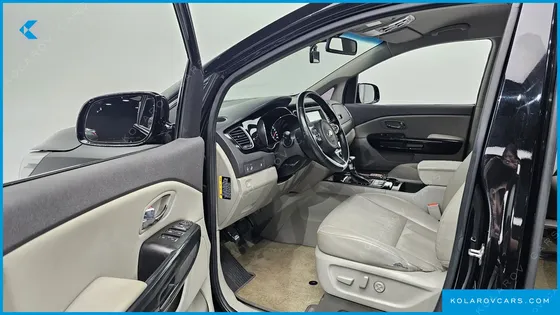 KIA CARNIVAL 9-SEATER PRESTIGE