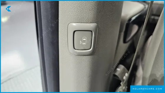 KIA CARNIVAL 9-SEATER PRESTIGE