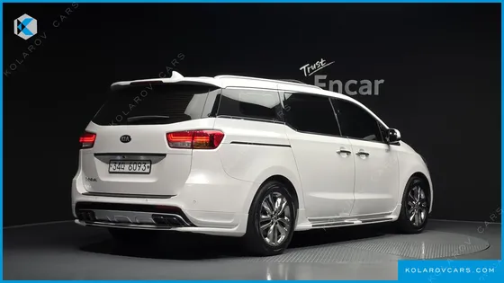 KIA CARNIVAL 9-SEATER NOBLESSE