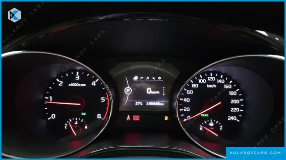 KIA CARNIVAL 9-SEATER NOBLESSE