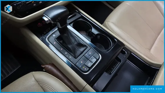 KIA CARNIVAL 9-SEATER NOBLESSE