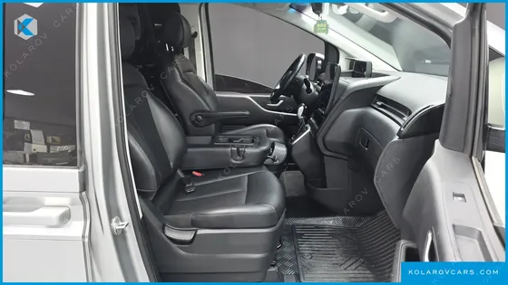HYUNDAI STARIA CARGO 3-SEATER