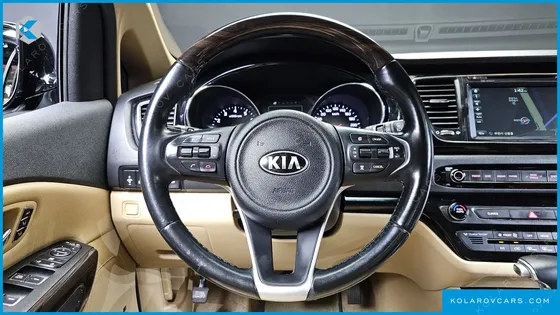 KIA CARNIVAL GASOLINE 7-SEATER LIMOUSINE