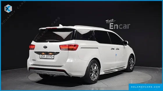 KIA CARNIVAL 9-SEATER NOBLESSE