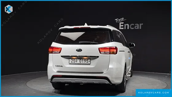 KIA CARNIVAL 9-SEATER NOBLESSE