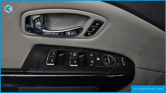 KIA CARNIVAL 9-SEATER NOBLESSE