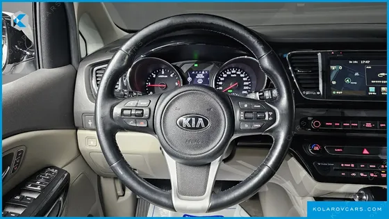 KIA CARNIVAL 9-SEATER NOBLESSE