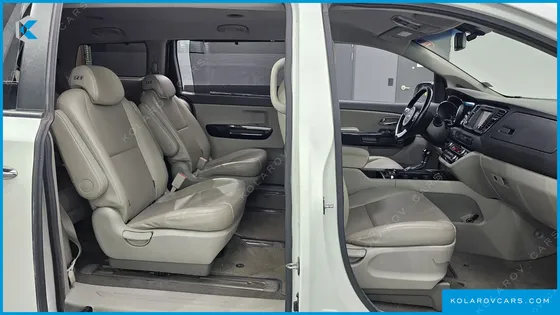 KIA CARNIVAL 9-SEATER PRESTIGE