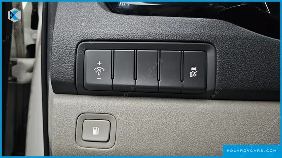 KIA CARNIVAL 9-SEATER PRESTIGE