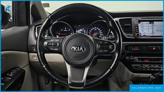 KIA CARNIVAL 9-SEATER PRESTIGE