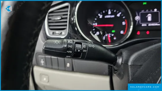 KIA CARNIVAL 9-SEATER PRESTIGE