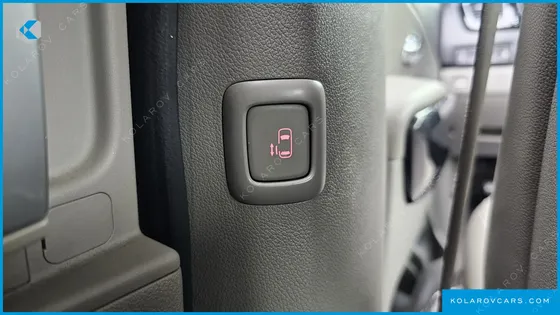 KIA CARNIVAL 9-SEATER PRESTIGE
