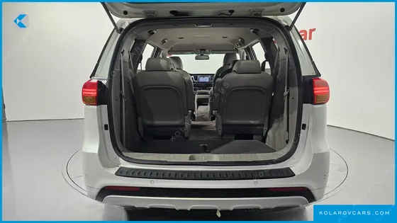 KIA CARNIVAL 9-SEATER PRESTIGE