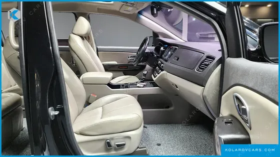 KIA CARNIVAL 7-SEATER LIMOUSINE