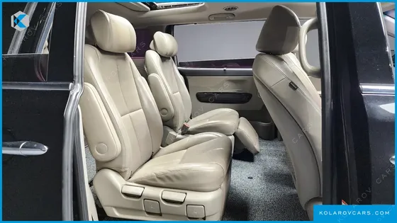 KIA CARNIVAL 7-SEATER LIMOUSINE