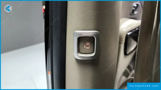 KIA CARNIVAL 7-SEATER LIMOUSINE