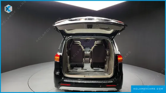KIA CARNIVAL 7-SEATER LIMOUSINE