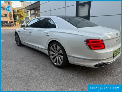 BENTLEY FLYING SPUR 4.0