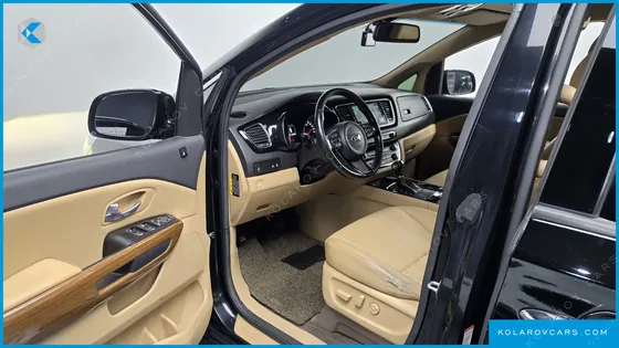 KIA CARNIVAL 9-SEATER HI-LIMOUSINE
