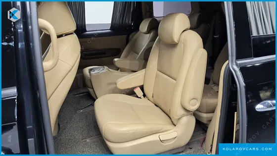 KIA CARNIVAL 9-SEATER HI-LIMOUSINE