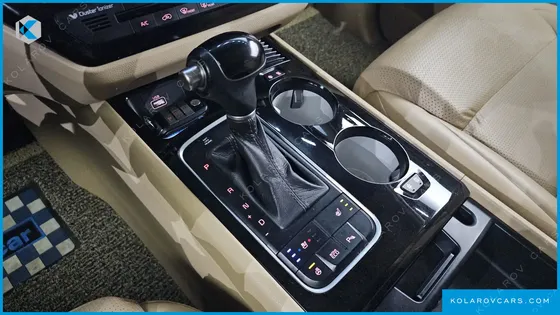 KIA CARNIVAL 11-SEATER HI-LIMOUSINE