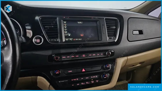 KIA CARNIVAL 11-SEATER HI-LIMOUSINE