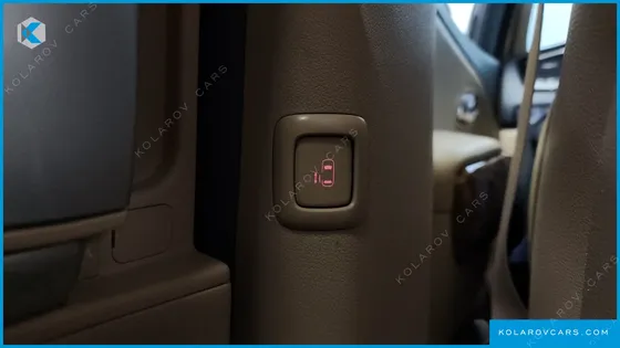 KIA CARNIVAL 11-SEATER HI-LIMOUSINE