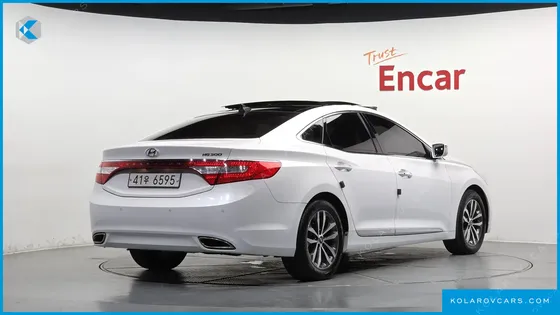 HYUNDAI GRANDEUR HG240 LUXURY