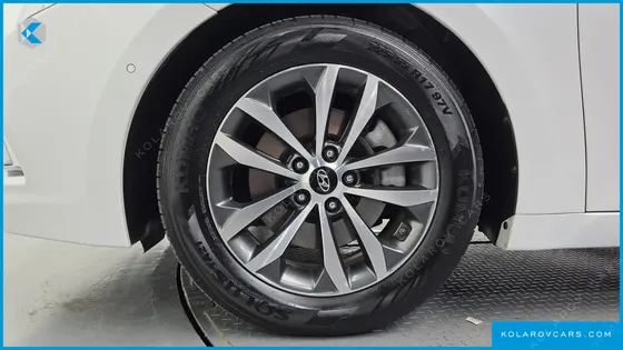 HYUNDAI GRANDEUR HG240 LUXURY