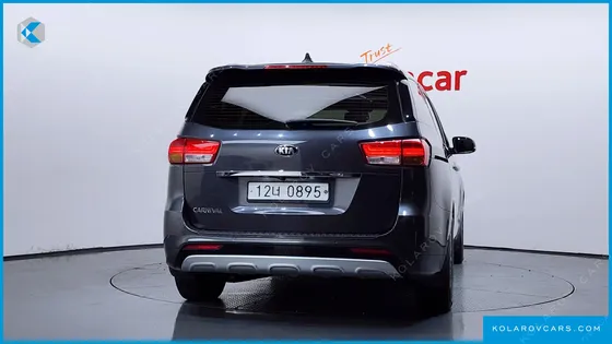 KIA CARNIVAL 9-SEATER NOBLESSE