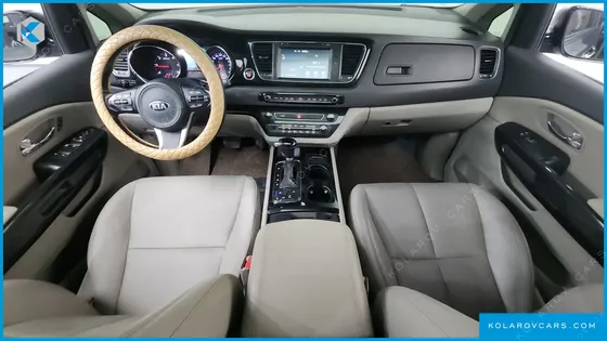 KIA CARNIVAL 9-SEATER NOBLESSE