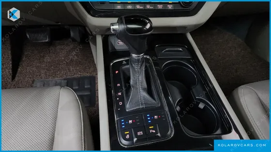 KIA CARNIVAL 9-SEATER NOBLESSE