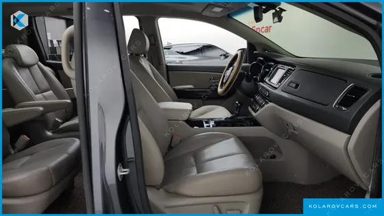 KIA CARNIVAL 9-SEATER NOBLESSE