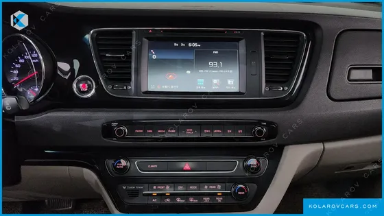 KIA CARNIVAL 9-SEATER NOBLESSE