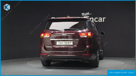 KIA CARNIVAL 11-SEATER LUXURY