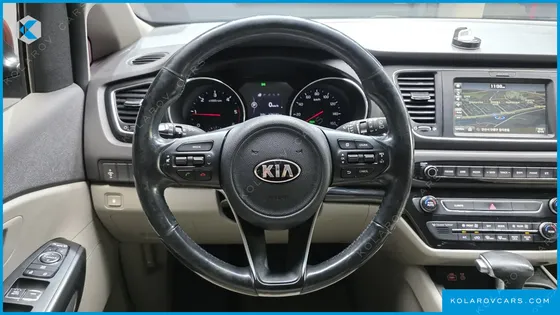 KIA CARNIVAL 11-SEATER LUXURY