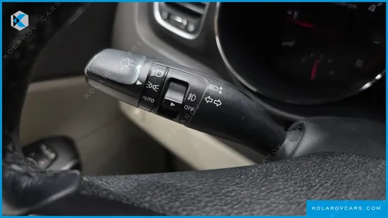 KIA CARNIVAL 11-SEATER LUXURY