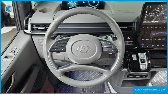 HYUNDAI STARIA HEV 1.6 LOUNGE 7-SEATER