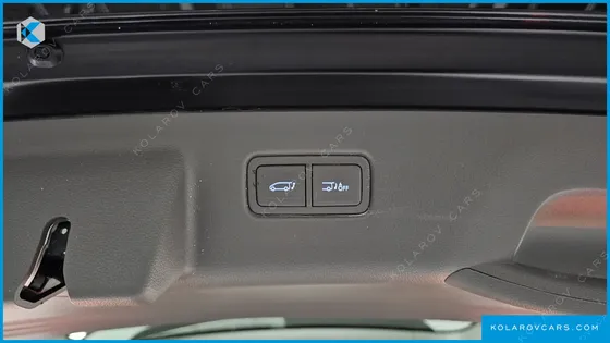 HYUNDAI STARIA HEV 1.6 LOUNGE 7-SEATER