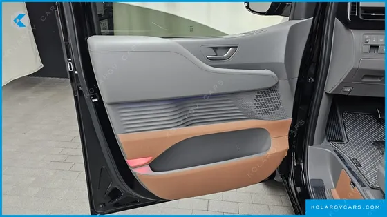 HYUNDAI STARIA HEV 1.6 LOUNGE 7-SEATER
