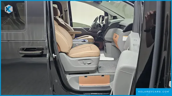 HYUNDAI STARIA HEV 1.6 LOUNGE 7-SEATER