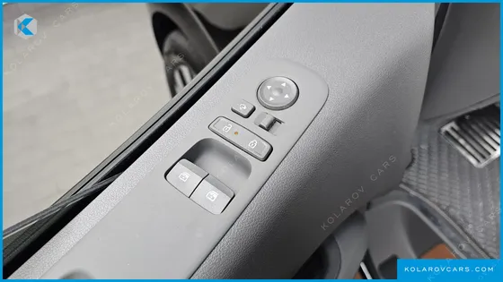 HYUNDAI STARIA HEV 1.6 LOUNGE 7-SEATER