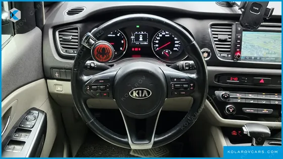 KIA CARNIVAL 9-SEATER LUXURY