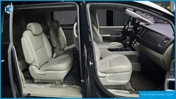 KIA CARNIVAL 9-SEATER LUXURY