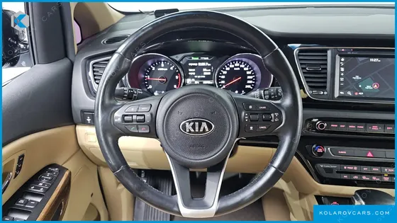 KIA CARNIVAL 9-SEATER HI-LIMOUSINE