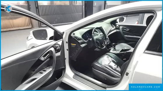 HYUNDAI GRANDEUR HG300 PREMIUM