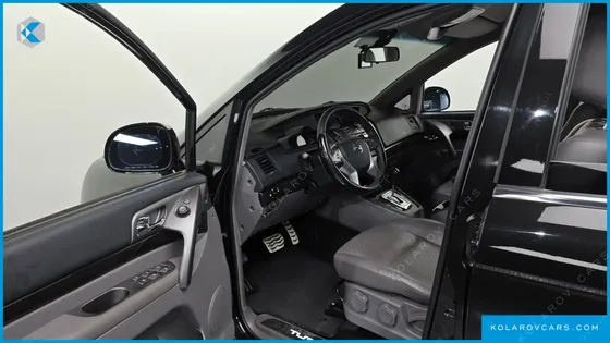 KGM - SSANGYONG KORANDO 4WD TX 11-SEATER
