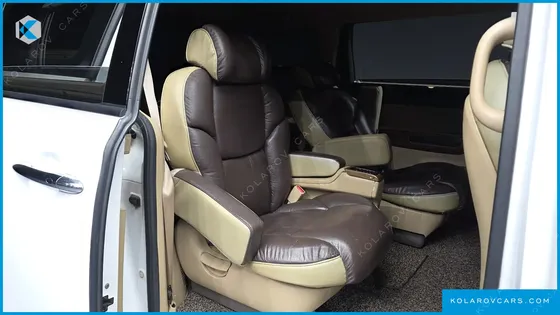 KIA CARNIVAL 9-SEATER HI-LIMOUSINE